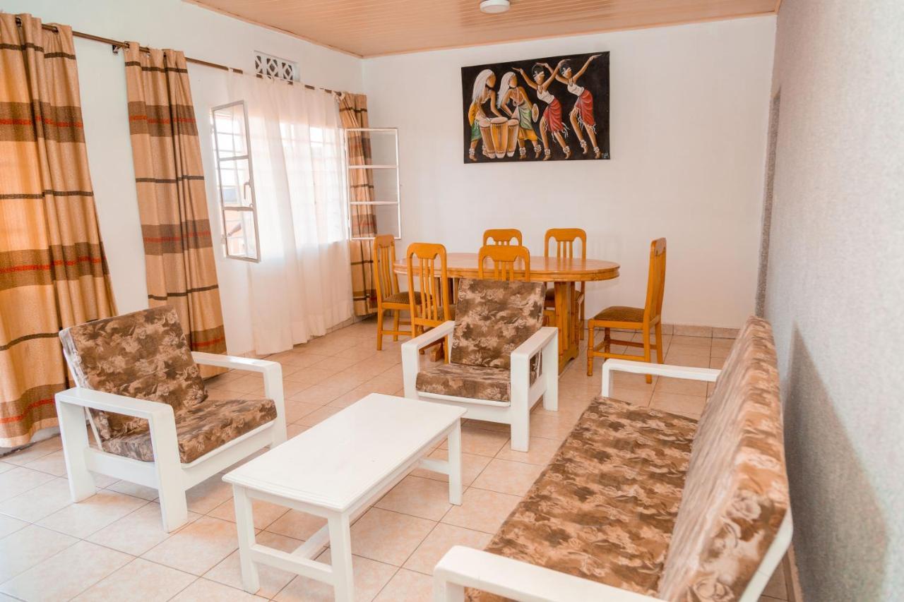Auberge La Caverne Кигали Екстериор снимка