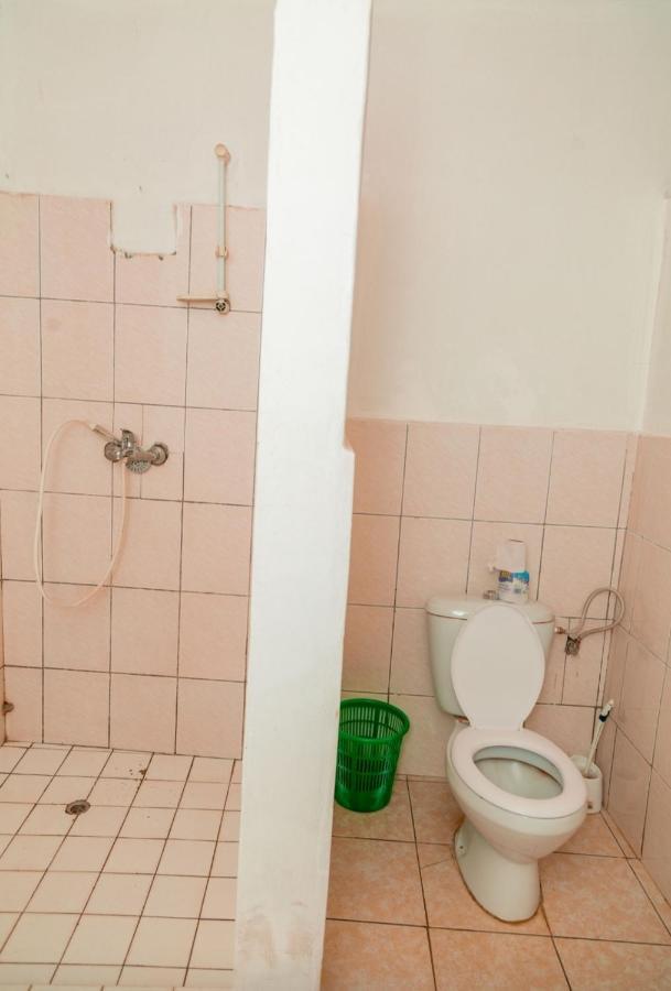 Auberge La Caverne Кигали Екстериор снимка