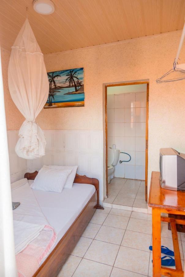 Auberge La Caverne Кигали Екстериор снимка