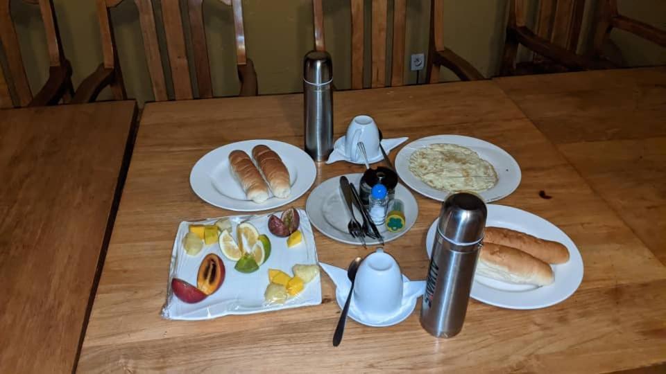Auberge La Caverne Кигали Екстериор снимка